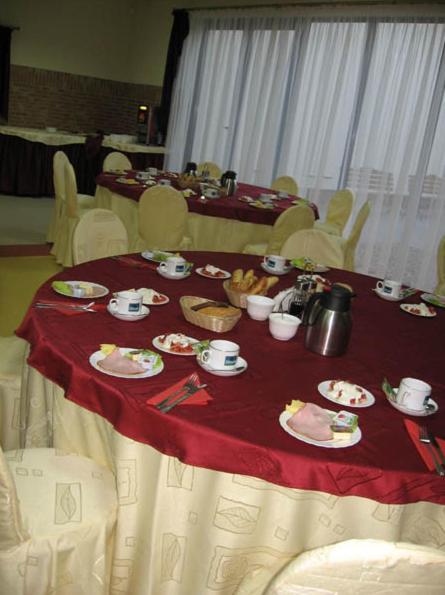 Arena Hotel Калиш Экстерьер фото
